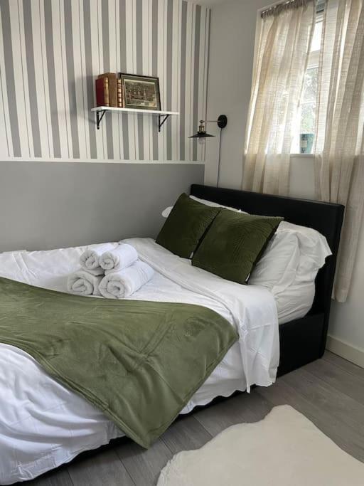 One Bedroom Putney Village Flat لندن المظهر الخارجي الصورة