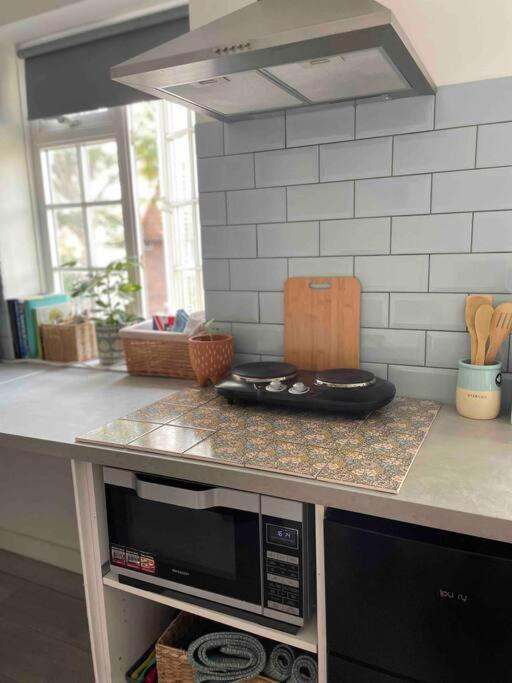One Bedroom Putney Village Flat لندن المظهر الخارجي الصورة
