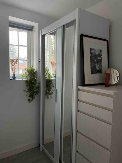 One Bedroom Putney Village Flat لندن المظهر الخارجي الصورة