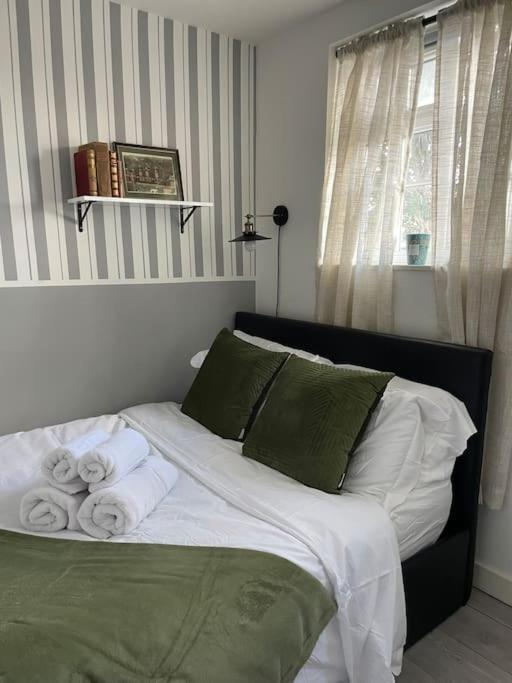 One Bedroom Putney Village Flat لندن المظهر الخارجي الصورة