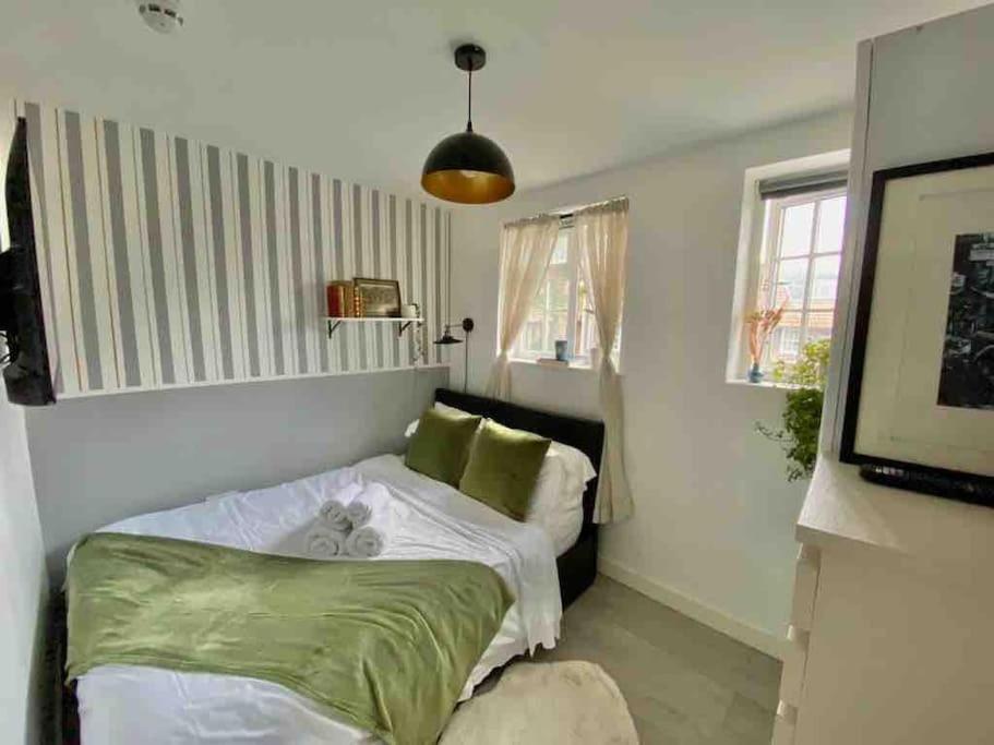 One Bedroom Putney Village Flat لندن المظهر الخارجي الصورة